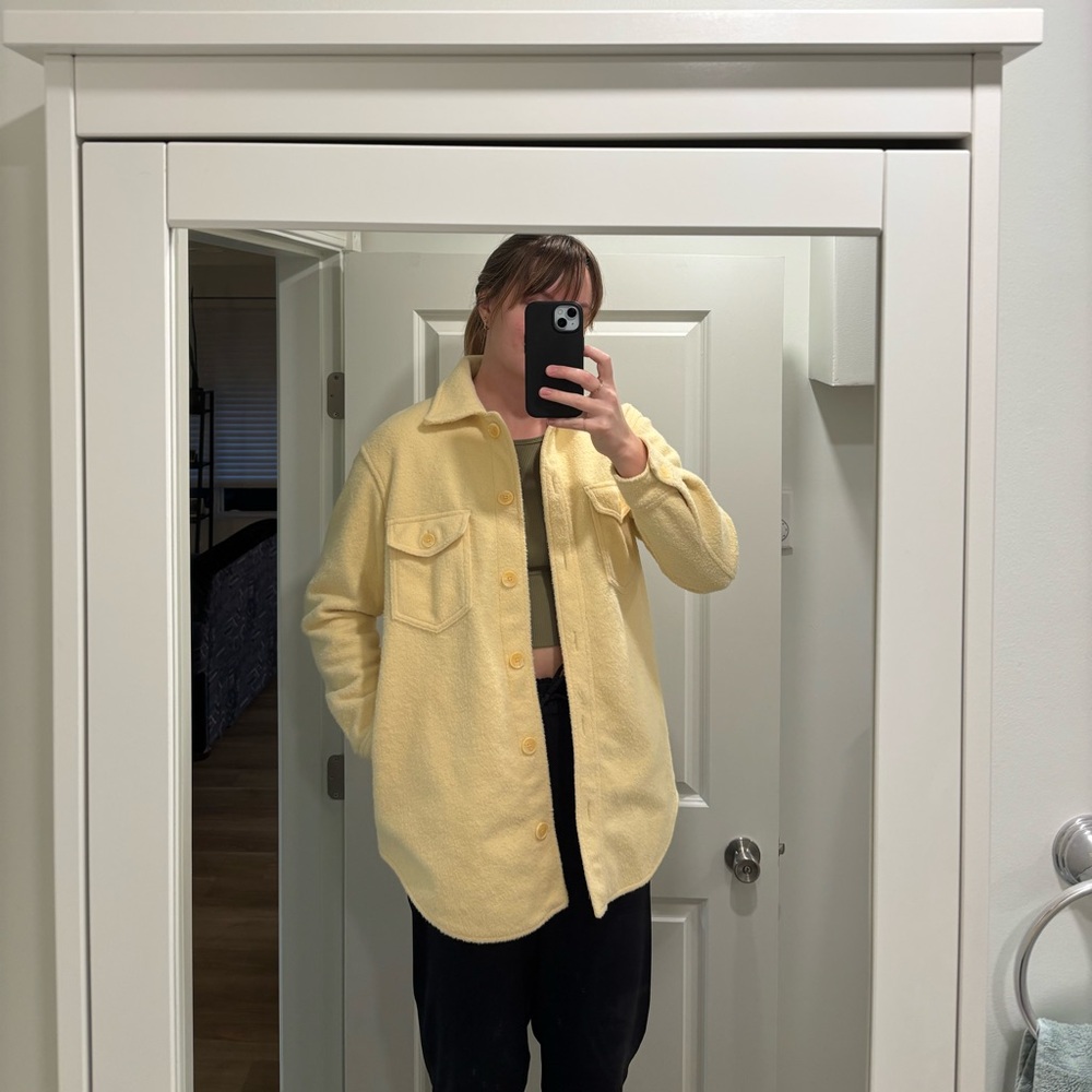 Joie shacket, size small in butter yellow